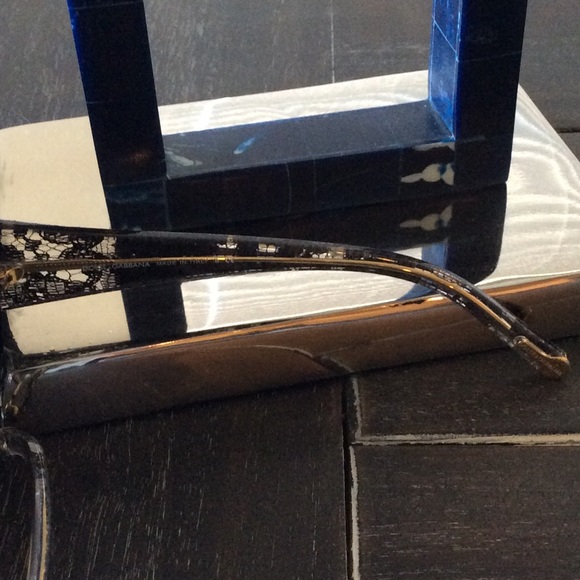 Italian made Dolce and Gabbana Sunnies. Authentic. - Picture 3 of 8